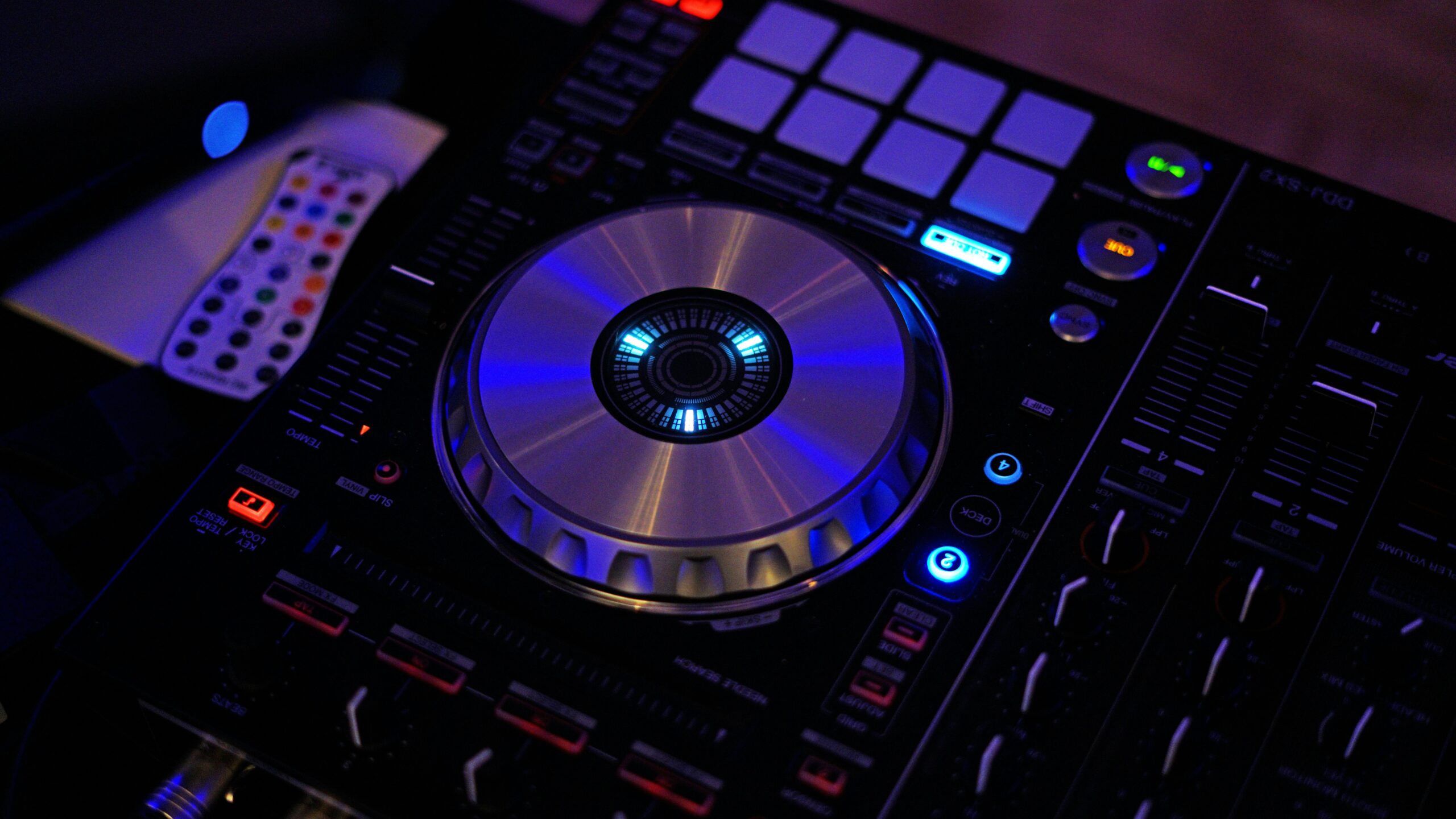 Best DJ Controllers For Beginners In 2025 (Under $500)